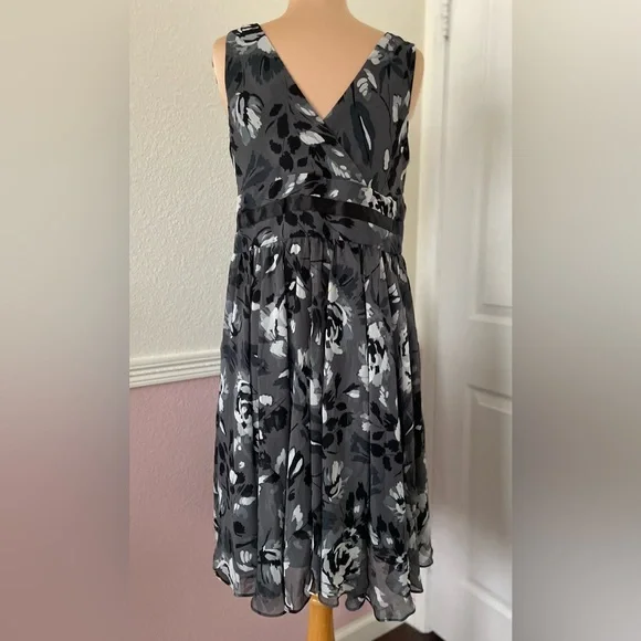 Studio I Petite dress size 12P - Picture 7 of 10